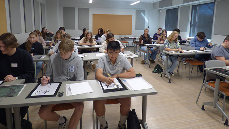 Students participating in the Japanese Cultures Workshop