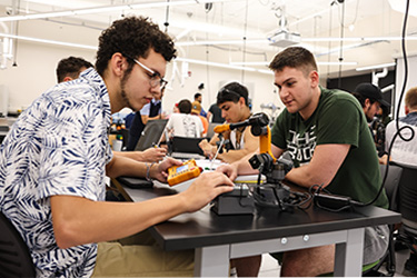 Students in Mechanical Engineering classroom